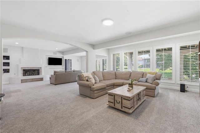 701 NE Shoreline Drive, Lee's Summit, MO 64064