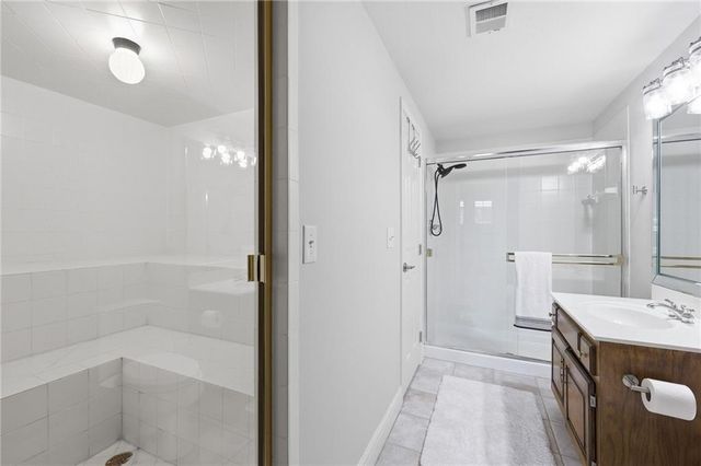 701 NE Shoreline Drive, Lee's Summit, MO 64064