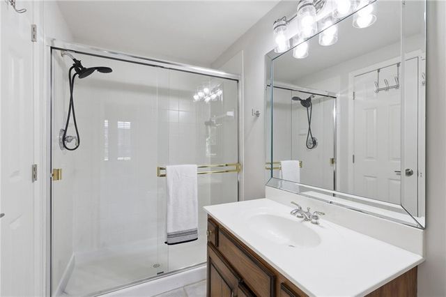 701 NE Shoreline Drive, Lee's Summit, MO 64064