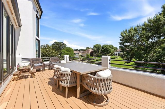 701 NE Shoreline Drive, Lee's Summit, MO 64064