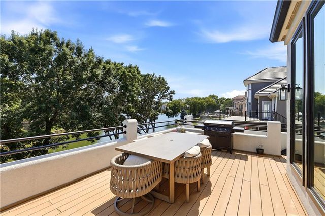 701 NE Shoreline Drive, Lee's Summit, MO 64064