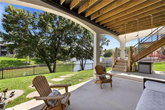 701 NE Shoreline Drive, Lee's Summit, MO 64064