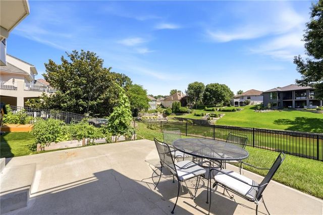 701 NE Shoreline Drive, Lee's Summit, MO 64064