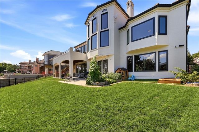 701 NE Shoreline Drive, Lee's Summit, MO 64064