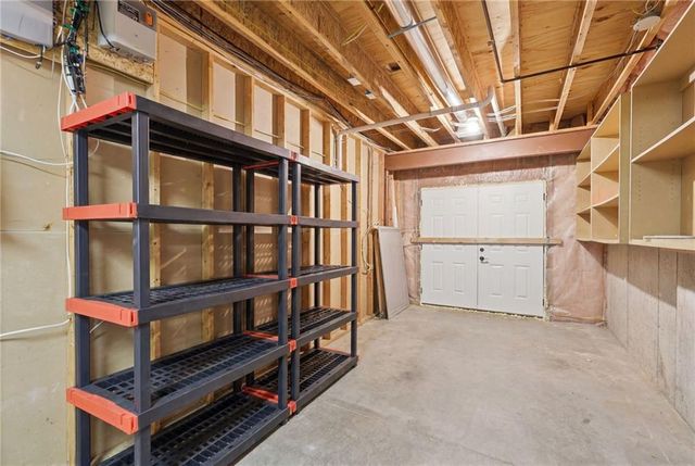 701 NE Shoreline Drive, Lee's Summit, MO 64064