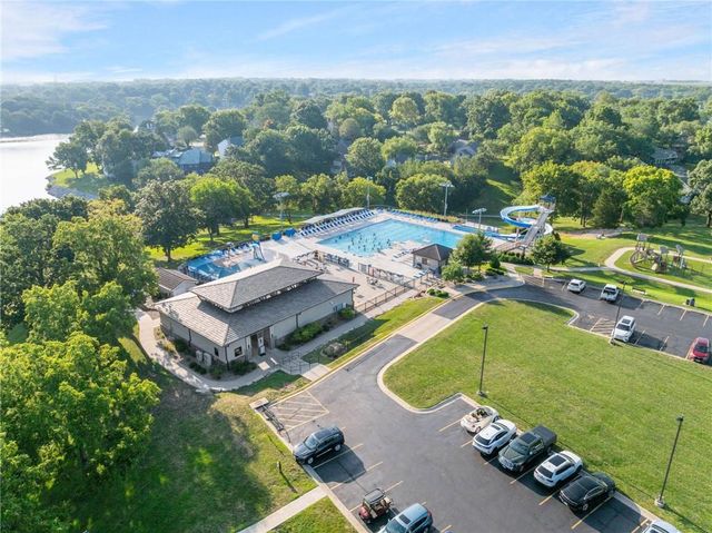 701 NE Shoreline Drive, Lee's Summit, MO 64064