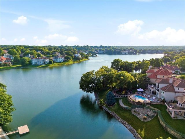 701 NE Shoreline Drive, Lee's Summit, MO 64064