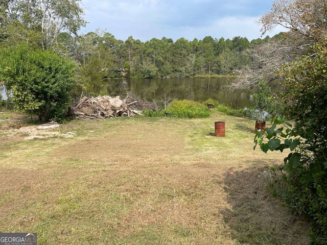 849 Prosperity Drive, Swainsboro, GA 30401