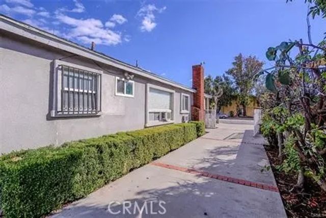 1235 W San Bernardino, Covina, CA 91722