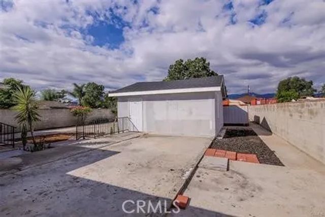 1235 W San Bernardino, Covina, CA 91722