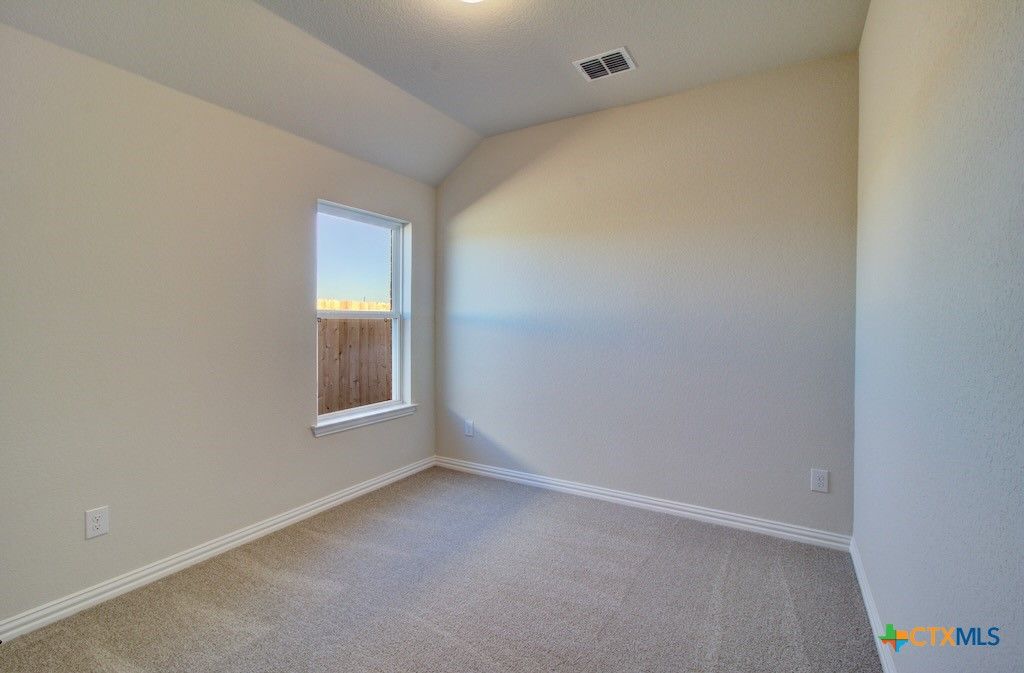 Image 6 of property listing at 849 Saltbush Street, New Braunfels, TX 78130