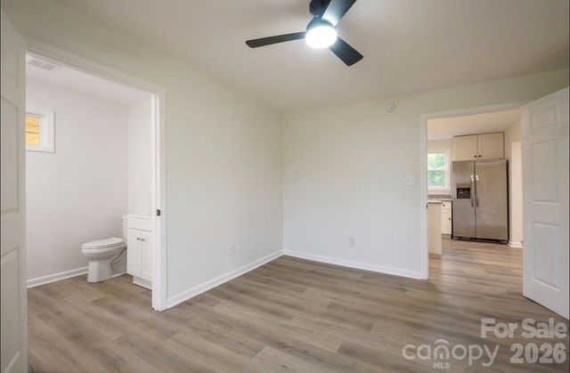 1810 E Greenbriar Road, Statesville, NC 28677