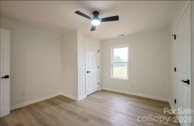1810 E Greenbriar Road, Statesville, NC 28677