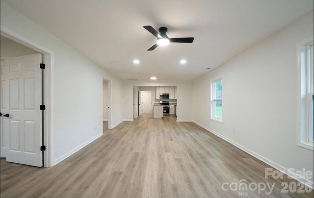 1810 E Greenbriar Road, Statesville, NC 28677