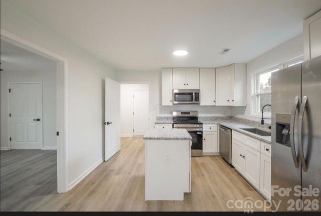 1810 E Greenbriar Road, Statesville, NC 28677