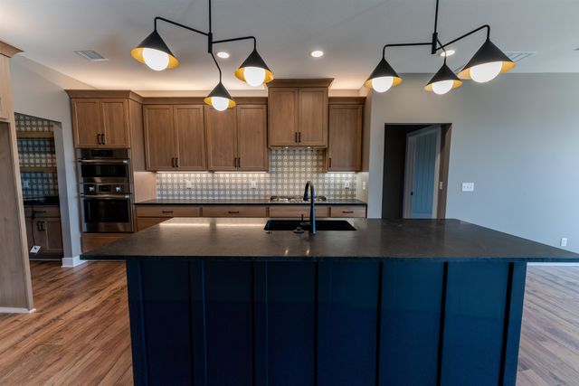 4542 N Sandkey St, Wichita, KS 67204