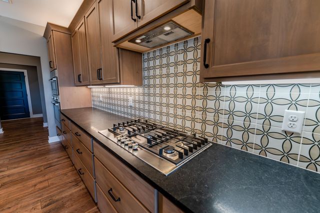 4542 N Sandkey St, Wichita, KS 67204