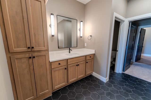 4542 N Sandkey St, Wichita, KS 67204