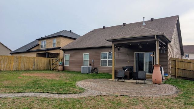 1281 Eagles View Dr, Clarksville, TN 37040