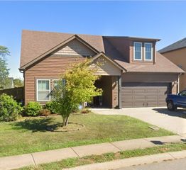 1281 Eagles View Dr, Clarksville, TN 37040