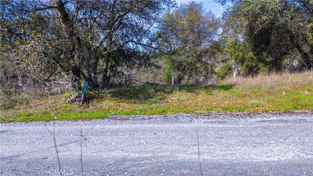 Image 4 of property listing at 2320 Painted Pony Road, Somerset, CA 95684