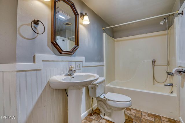 448 Pinhook Road, Rogersville, TN 37857