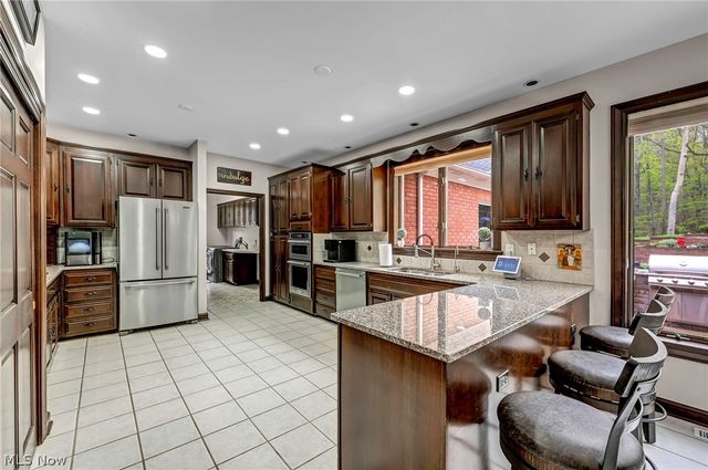 885 McKee Trail, Hinckley, OH 44233