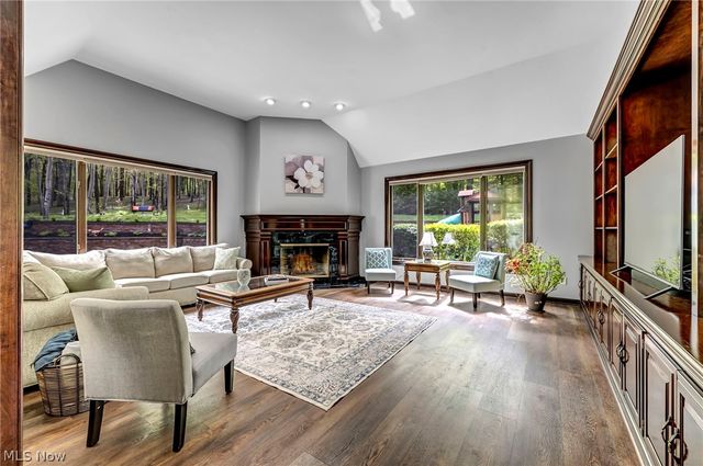 885 McKee Trail, Hinckley, OH 44233