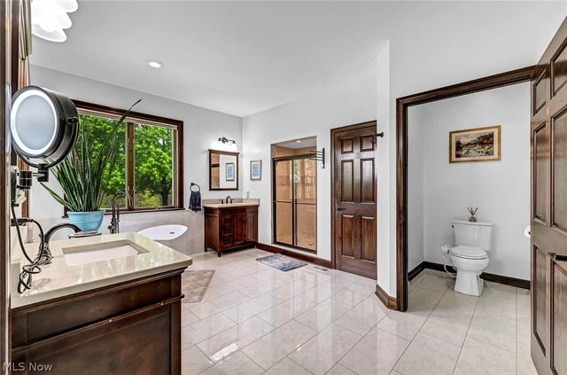 885 McKee Trail, Hinckley, OH 44233