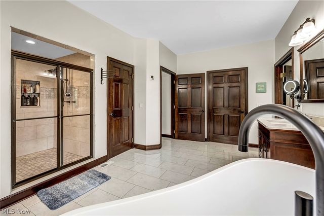 885 McKee Trail, Hinckley, OH 44233