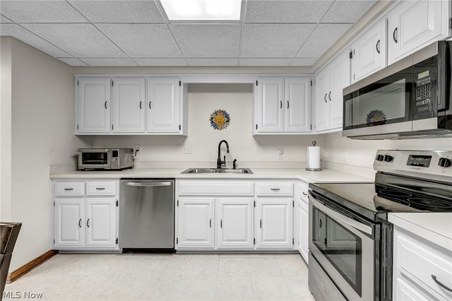 885 McKee Trail, Hinckley, OH 44233