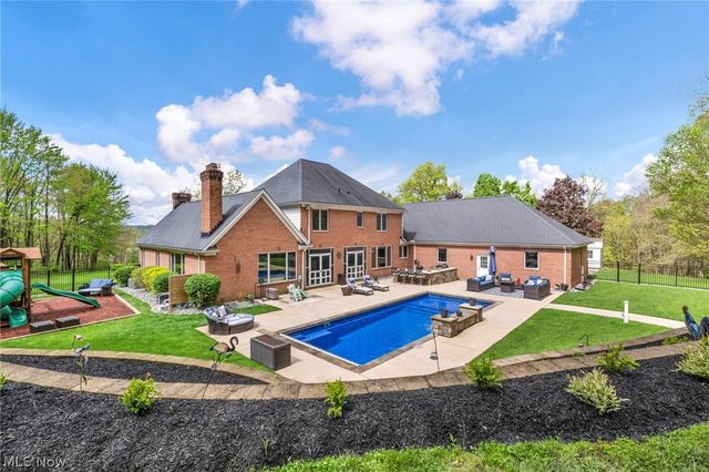 885 McKee Trail, Hinckley, OH 44233