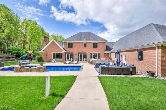885 McKee Trail, Hinckley, OH 44233