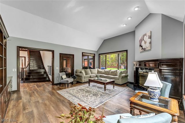 885 McKee Trail, Hinckley, OH 44233