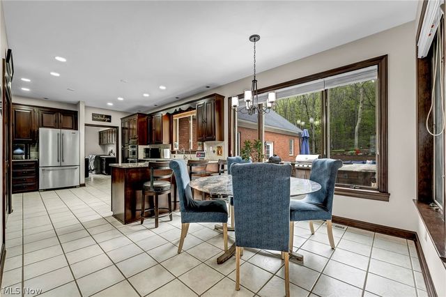 885 McKee Trail, Hinckley, OH 44233