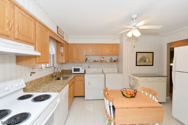 50 Rock Rd B2, Hawthorne Boro, NJ 07506