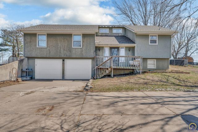 5328 NW Green Hills RD, Topeka, KS 66618