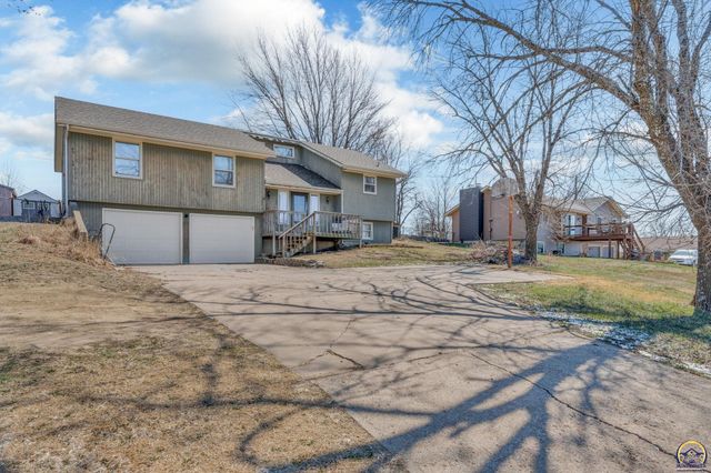 5328 NW Green Hills RD, Topeka, KS 66618