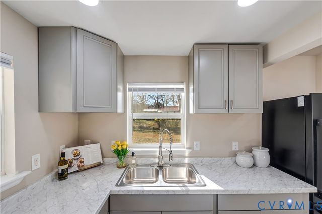 617 Court St, Victoria, VA 23974