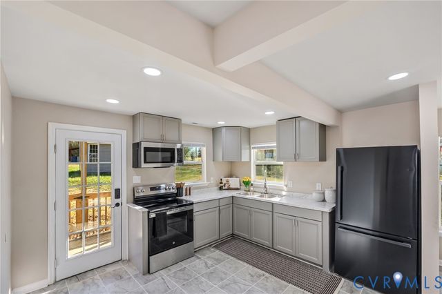 617 Court St, Victoria, VA 23974