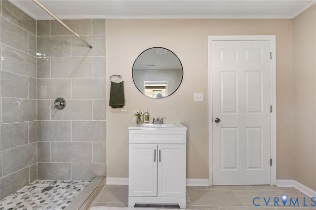 617 Court St, Victoria, VA 23974