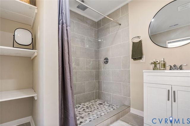 617 Court St, Victoria, VA 23974