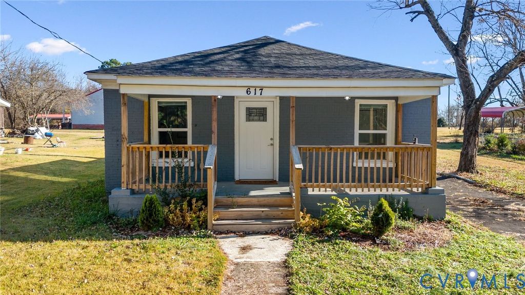 617 Court St, Victoria, VA 23974