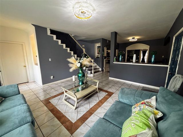 9717 Debbie Lane, Houston, TX 77038