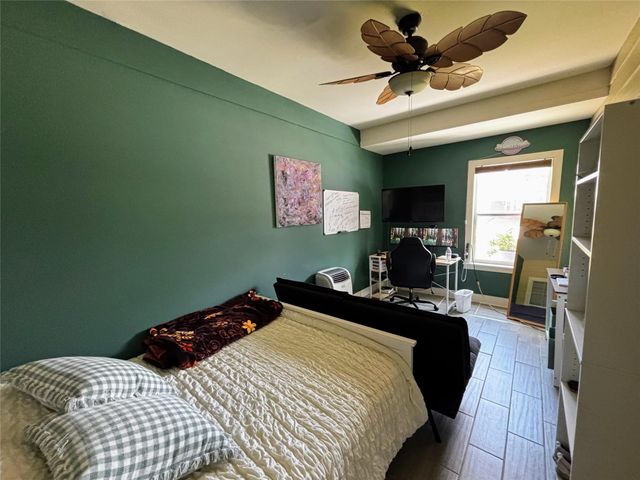 9717 Debbie Lane, Houston, TX 77038
