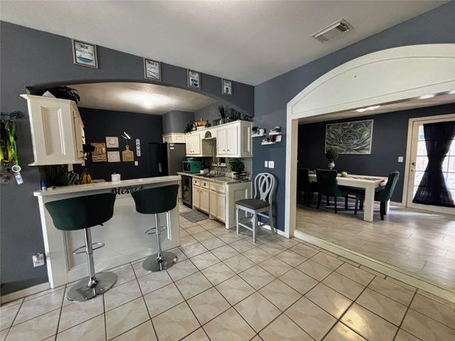 9717 Debbie Lane, Houston, TX 77038