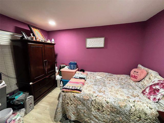 9717 Debbie Lane, Houston, TX 77038