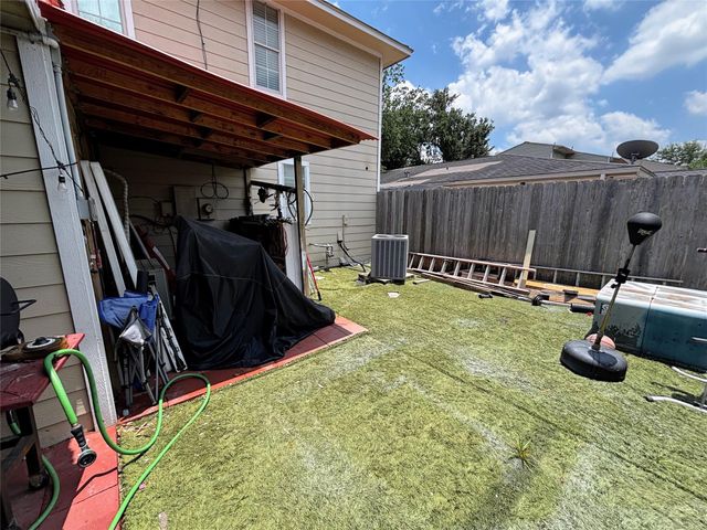 9717 Debbie Lane, Houston, TX 77038