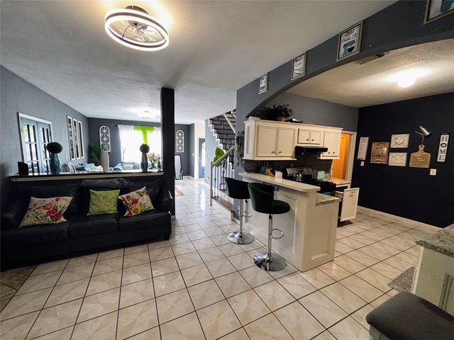 9717 Debbie Lane, Houston, TX 77038