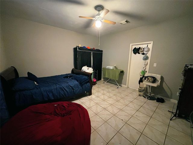 9717 Debbie Lane, Houston, TX 77038